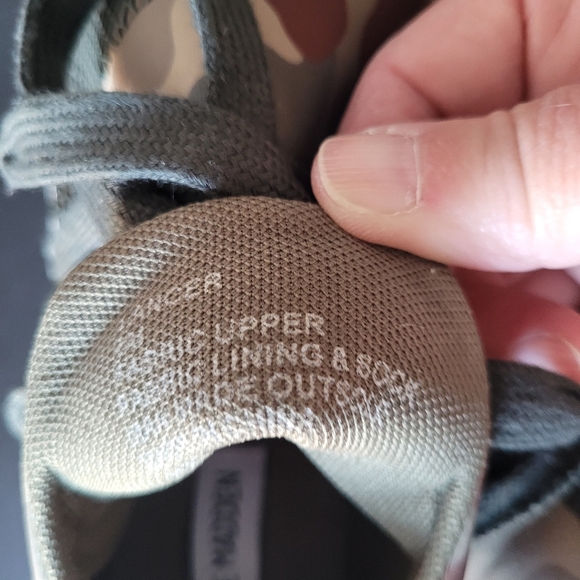 Steve Madden Sneeks - Picture 8 of 9